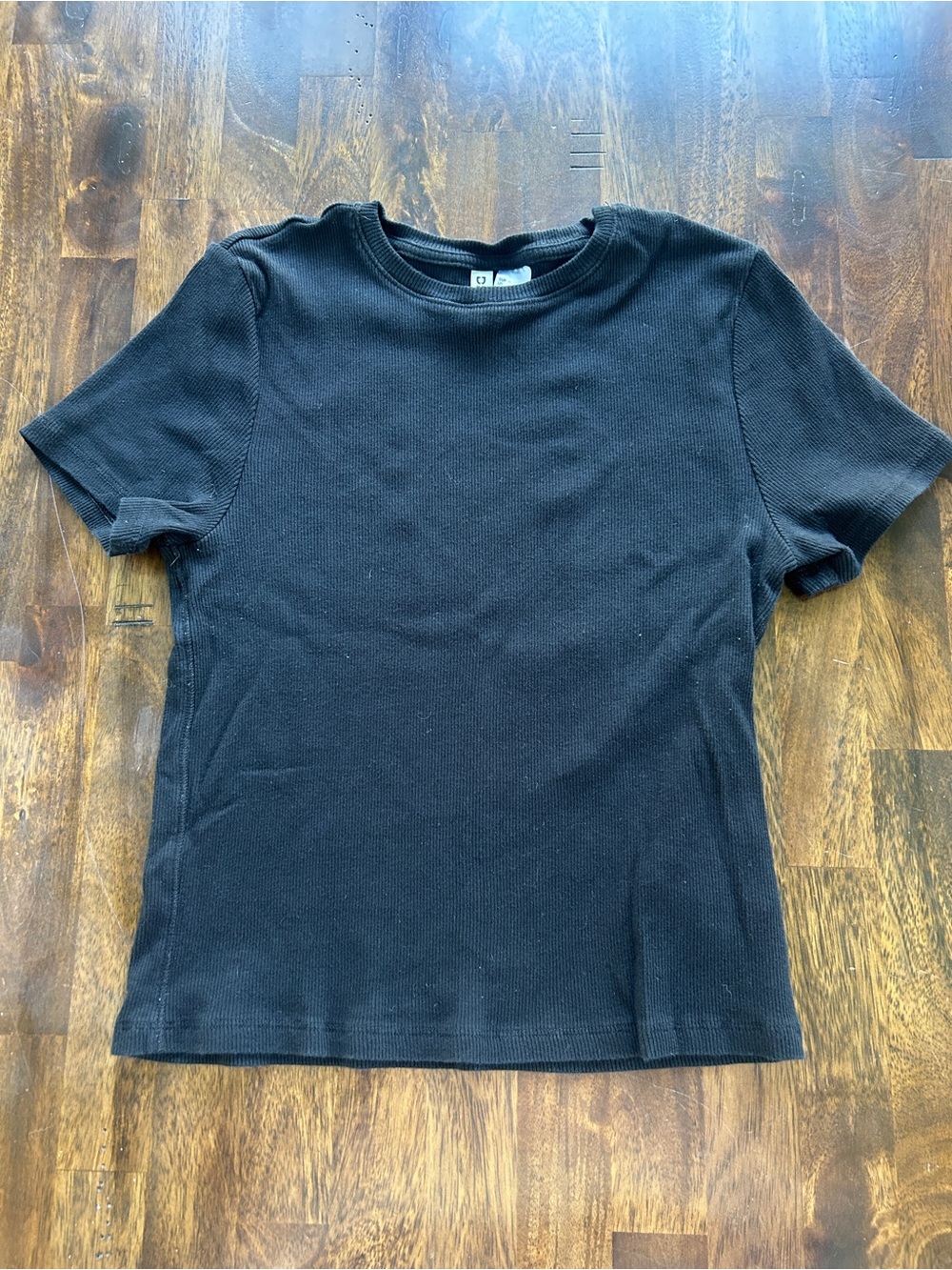Black Ribbed Crewneck Short Sleeve Top